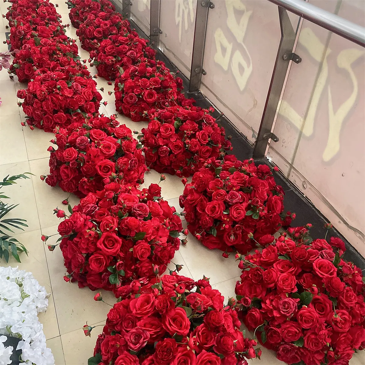 Centros de mesa de bola rosa de boda de lujo para mesa de boda personalizar Bola de flores artificiales flores de seda al por mayor Bola de flores