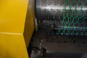 Fully <strong>Automatic</strong> Straight and Reverse <strong>Hexagonal</strong> Wire Mesh <strong>Netting</strong> <strong>Machine</strong> in China Factory