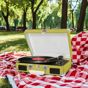 Suitcase Record Player with Auto Stop <strong>Function</strong> and Aux <strong>in</strong>