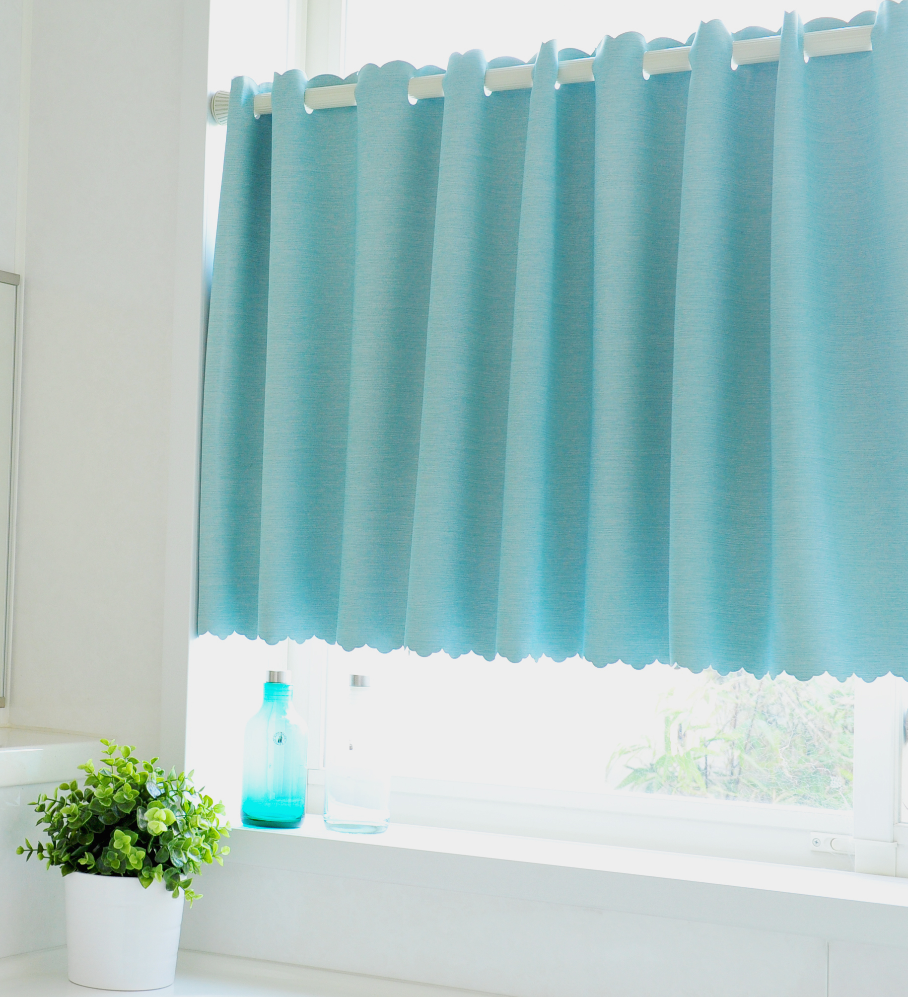 สีฟ้าอ่อน