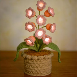 Plante en pot de muguet rose à 9 têtes avec lumière