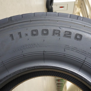 中国轮胎厂生产新品牌轮胎MAXZEZ SAFEMAX新之字形新三线1100R20 12R22.5全位置轮胎 - Product Image 3