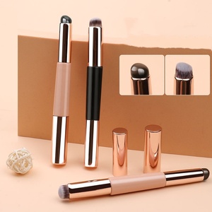 2 1 çift uçlu dudak parlatıcısı aplikatör ruj karıştırma fırçası özel Logo kapatıcı makyaj fırçalar yüz kullanılan göz farı maskara - Product Image 1