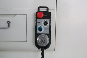 Maquinaria CNC, fresadora cnc China VMC1370, fresadora cnc automática de 5 ejes, precio - Product Image 3
