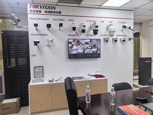 Hikvision <strong>IP</strong> <strong>Video</strong> <strong>Intercom</strong> Kit DS-KIS603-P(C) 7-inch Colorful TFT Screen Capacitive Touch IP65 <strong>TCP</strong>/<strong>IP</strong> Two-way Audio H.264 2MP