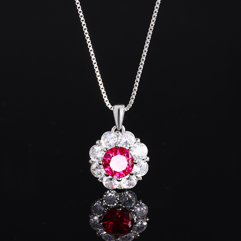 Pendentif corindon rouge avec chaîne