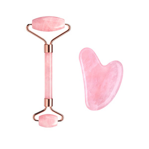 OEM yüz masajı gül kuvars Gua Sha aracı Set yeşim rulo kutu ambalaj ile boyun rulo masaj aleti özelleştirilmiş - Product Image 1