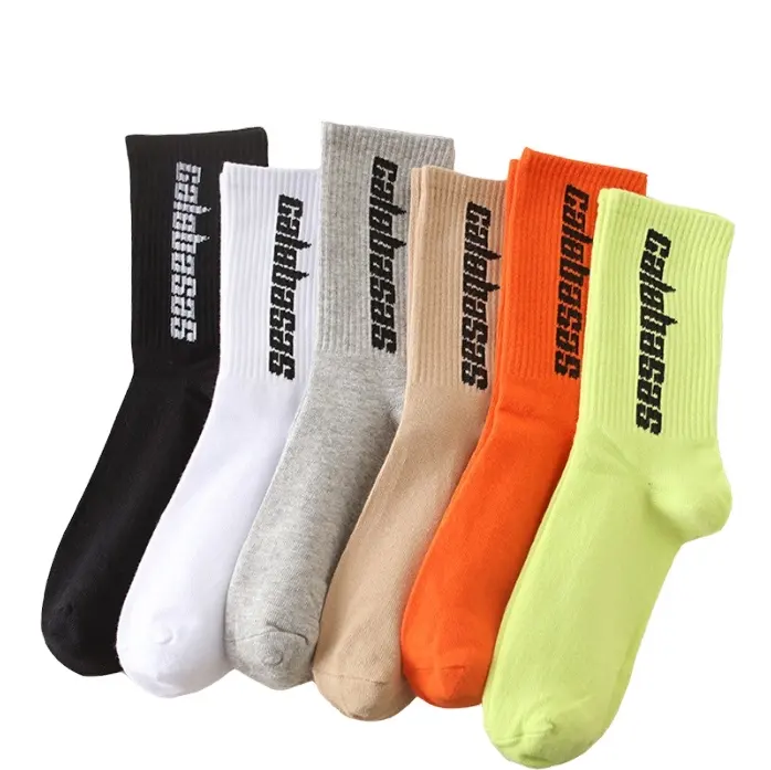 WUYANG fábrica bajo MOQ diseño personalizado calcetines deportivos hombres algodón casual equipo logotipo personalizado unisex deporte algodón alta calidad SOX