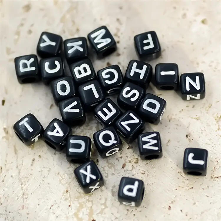 Hisenlee 6X6MM cuentas cuadradas acrílico 100 serie de letras negras cuentas sueltas para fabricación de joyas DIY unids/bolsa