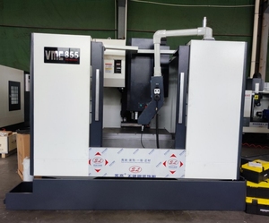 Sistema di controllo CNC Siemens tornio verticale automatico e centro di lavorazione con cono mandrino BT40 in vendita - Product Image 4