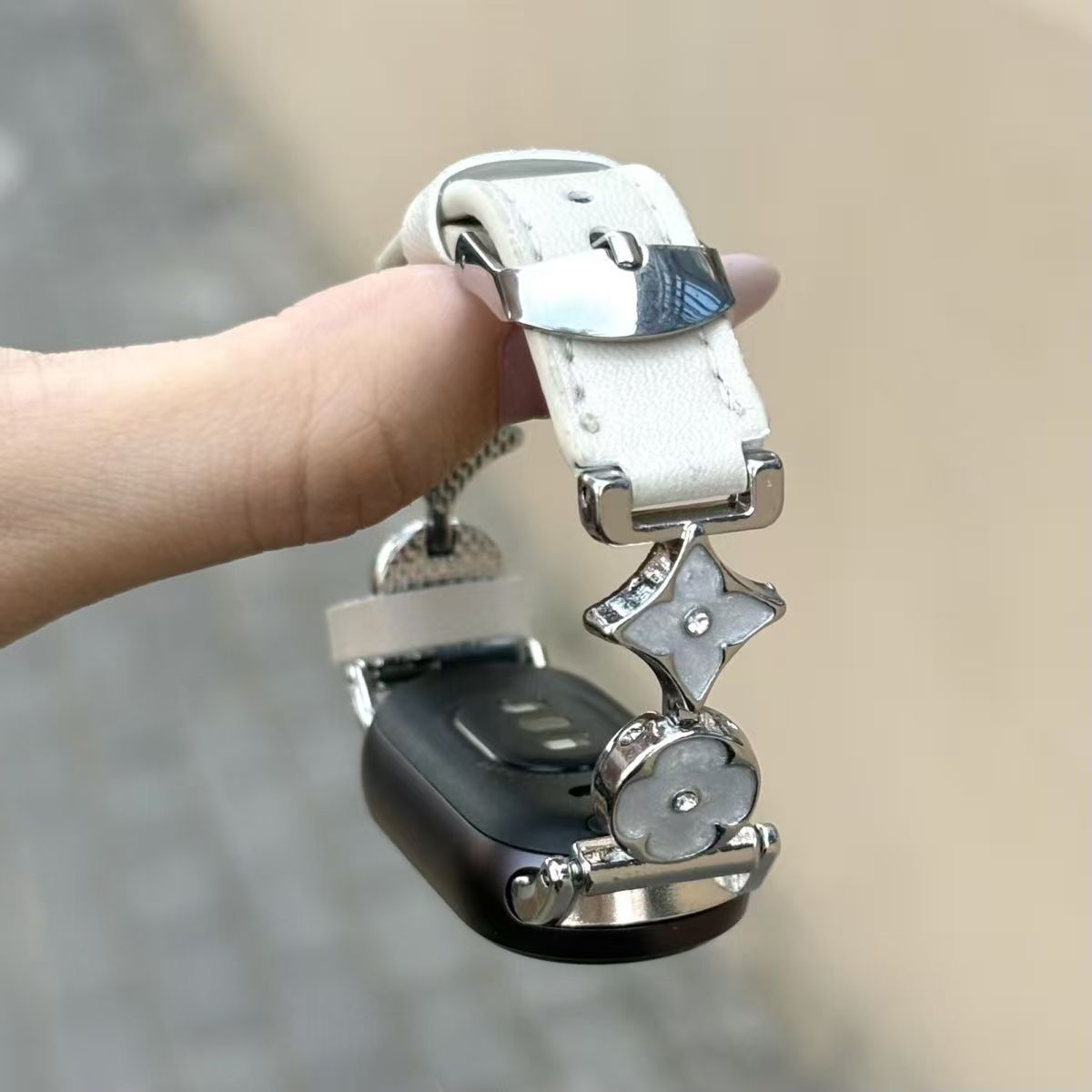 Bracelet beige et bleu trèfle à quatre feuilles