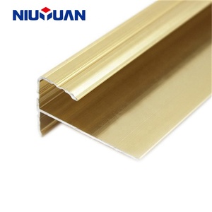 NIUYUAN OEM fabrika özel güvenlik kaymaz kavisli alüminyum merdiven <span class=keywords><strong>Nosing</strong></span> vinil zemin için - Product Image 4