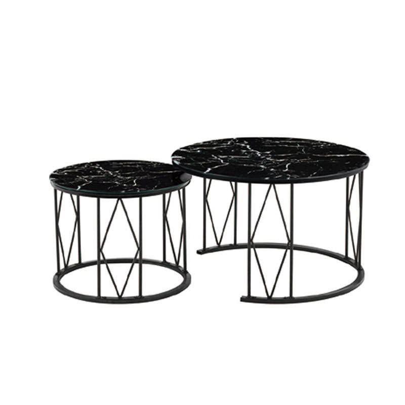 Table basse à plateau noir et structure noire.