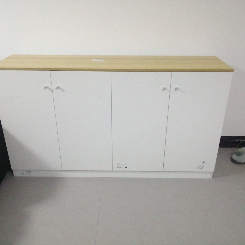 160*40*90 4 puertas 3 pisos