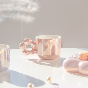 グラデーションパールシェル絶妙なカップと花の形のハンドル北欧の磁器ロイヤルセラミック装飾ティーカップとぽっちゃりソーサー - Product Image 5