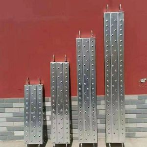 Scala in acciaio dal Design cinese moderno con pedali antislittamento e pedoni per impalcature