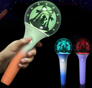 โลโก้ที่กําหนดเองการออกแบบ ODM รีโมทคอนโทรลเชียร์ Props เรืองแสง Baton แสงไม้กายสิทธิ์ส่องสว่างสําหรับคอนเสิร์ตสําหรับโอกาส DIY - Product Image 3