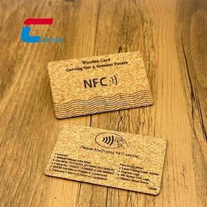 Tarjeta de visita programable NFC de madera personalizada con código QR de chip para redes sociales - Product Image 5