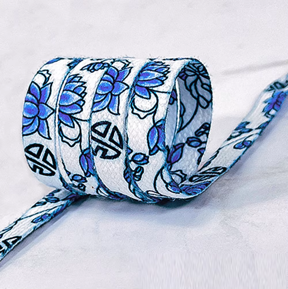 ดอกเบญจมาศพอร์ซเลนสีน้ำเงินและสีขาว1