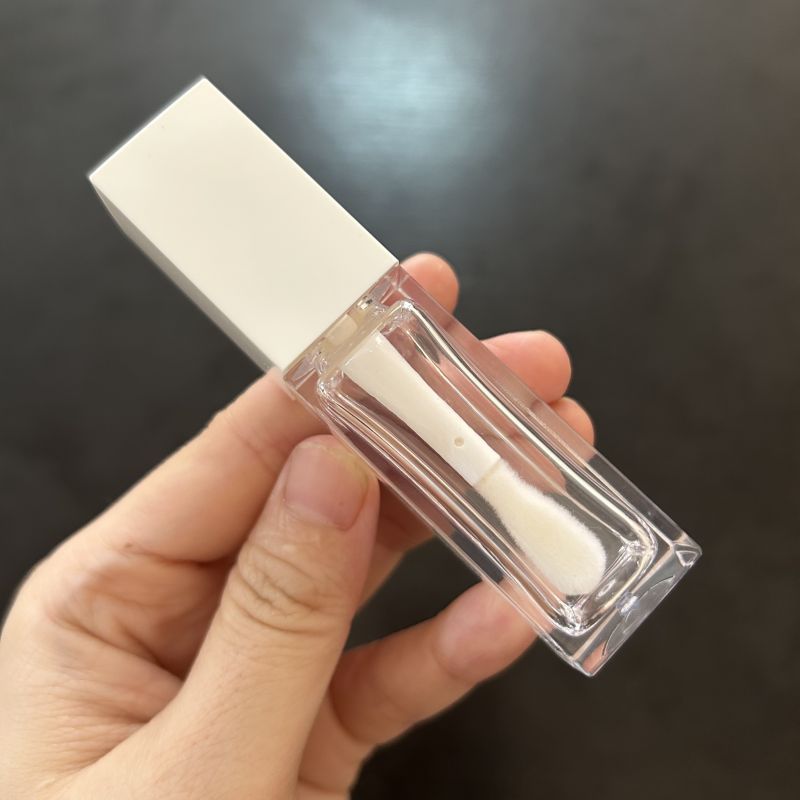 Tube blanc à gros pinceau de 10 ml
