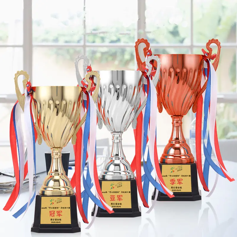 Yeni varış fabrika fiyat madalya ve kupa klasik tarzı metal kupa ödül dünya spor futbol basketbol kupası