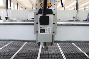 Jinan TechPro <span class=keywords><strong>3</strong></span> <span class=keywords><strong>Axis</strong></span> 1325 1530 Madeira <span class=keywords><strong>CNC</strong></span> <span class=keywords><strong>Router</strong></span> Máquina Para Armário De Cozinha Portas Móveis Fazendo