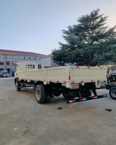SINOTRUK LHD/Rhd 140 HPミニトラック10t 11t 4X2/軽貨物輸送用軽貨物トラック - Product Image 6
