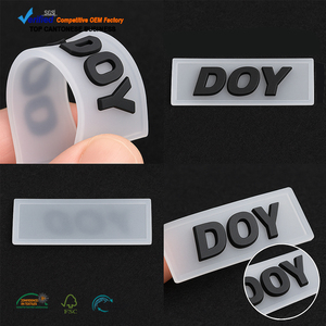 PVC橡胶标签批发定制3D凸起名称标志半透明软硅胶贴片服装