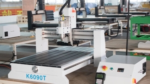Enrutador CNC de 2,2 kwspindle Maquinaria de carpintería con sistema de control DSP Máquina cortadora de madera - Product Image 3