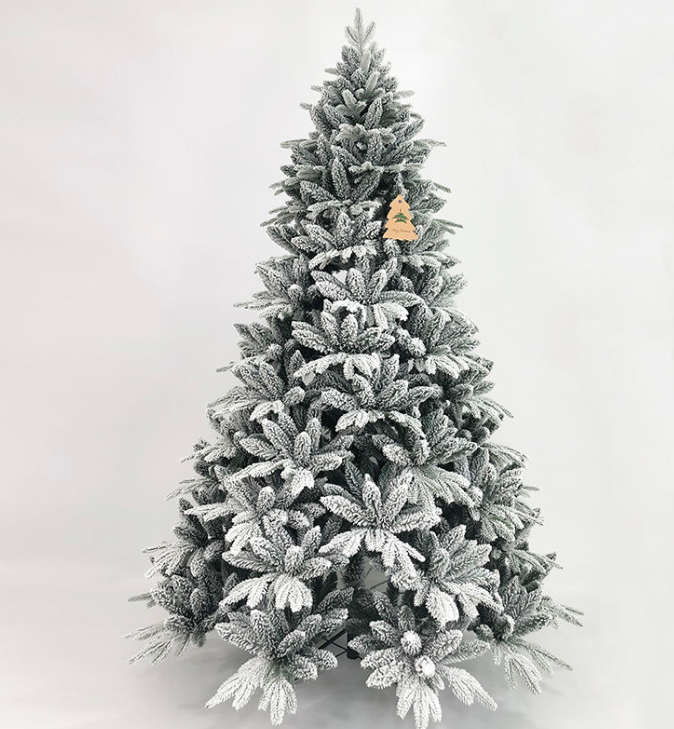 Albero di Natale innevato