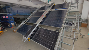 Robot pembersih Panel surya Kanan & kiri, Multifit dapat disesuaikan sistem deteksi tepi otomatis <span class=keywords><strong>Sensor</strong></span> tetesan hujan pengisian sendiri - Product Image 2