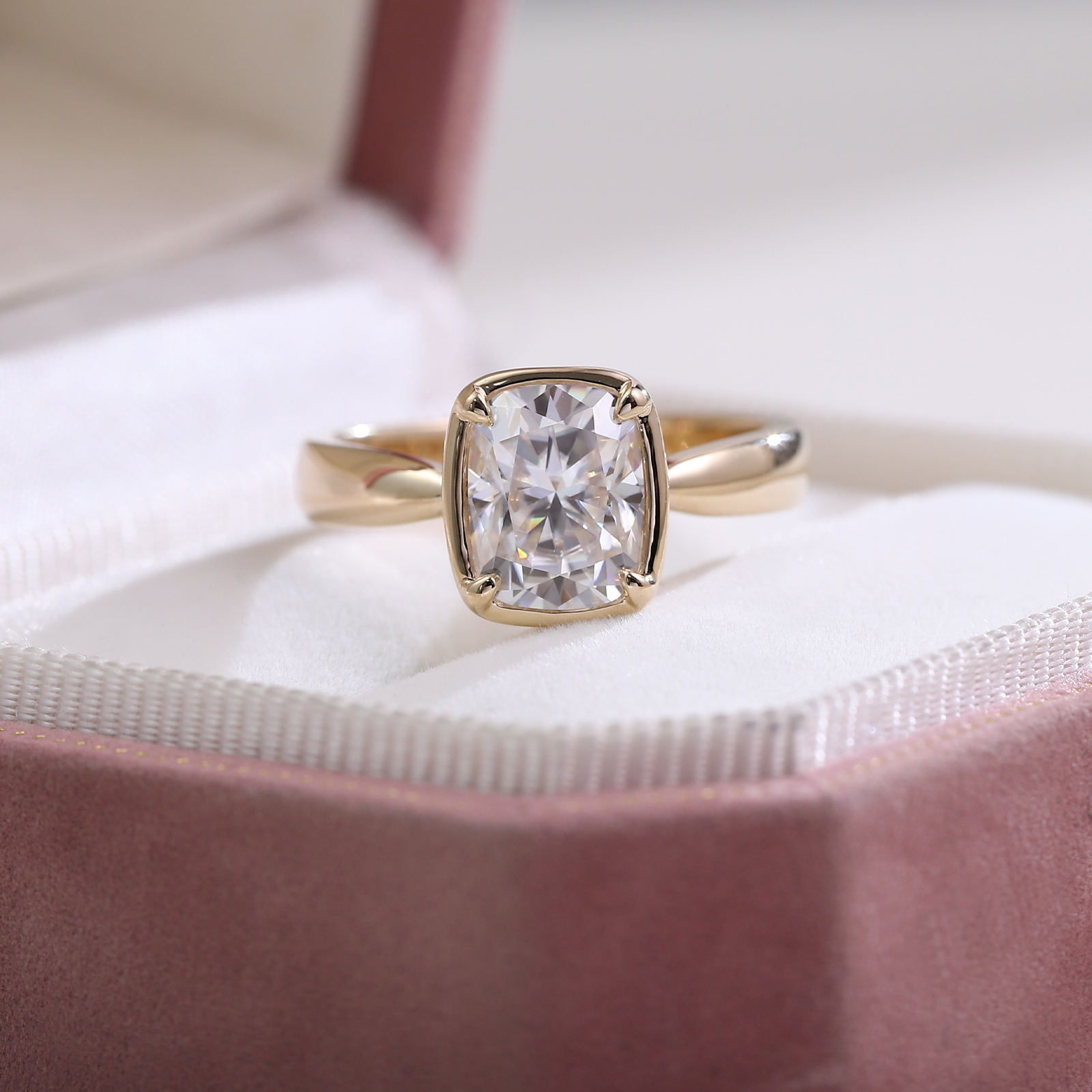 แหวนเพชรโมอิสซาไนต์ทองคำแท้ 10K