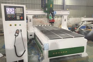 1325 ATC 4 Axis CNC Router de madera Rotar husillo CNC Grabado y fresadora - Product Image 3