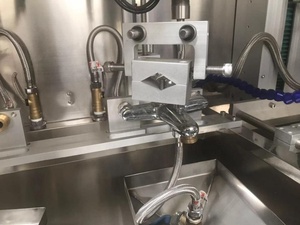 Máquina de prueba de laboratorio estándar electrónica para pruebas de grifos Equipo de aplicación de agua compatible con ASTM y uso de estación