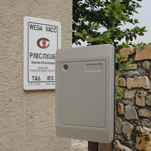 Sistema de Control de acceso de puerta de torniquete impermeable de 125KHZ con interfaz Wiegand Lector de tarjetas RFID para tarjeta estándar IC/ID EM - Product Image 1
