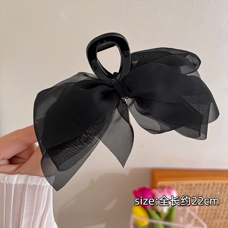 8 black bows