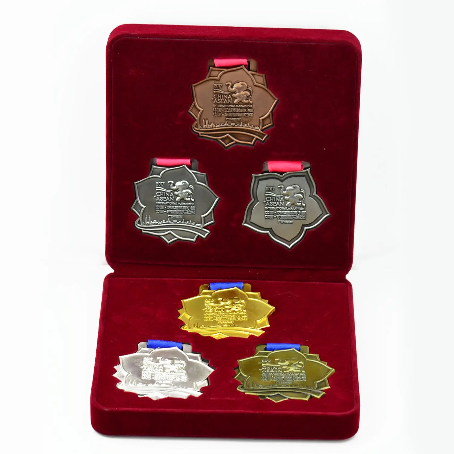 Médaille émaillée souvenir de haute qualité de conception gratuite avec boîte en velours