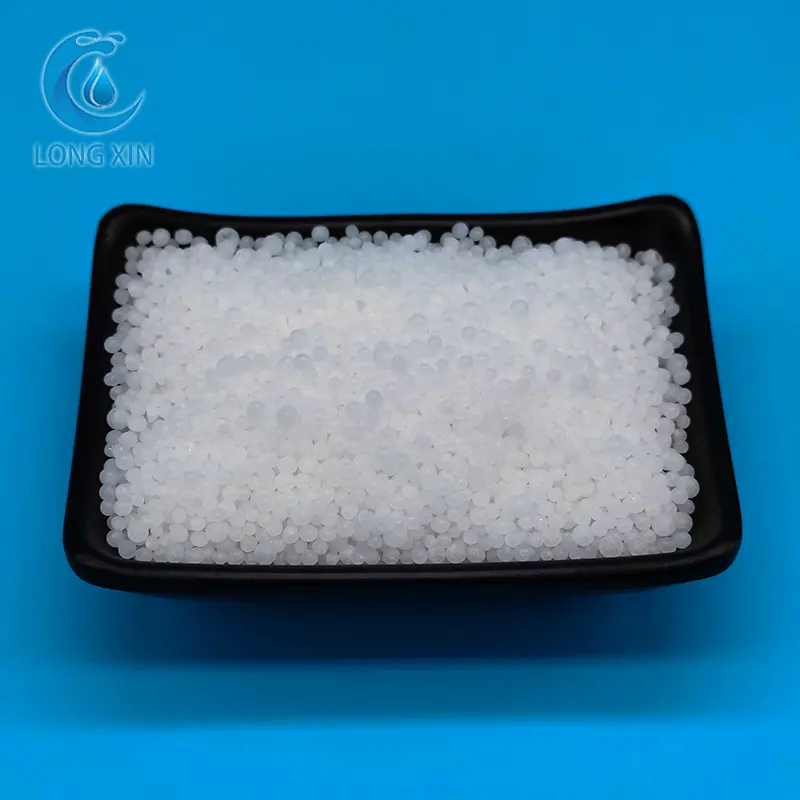Pacchetto borsa fornitore caratteristica di azoto colore bianco fertilizzante puro UREA dalla cina senza 57-13-6 CAS