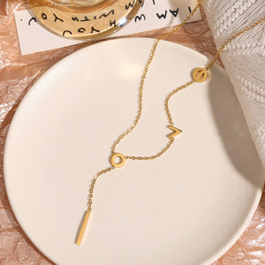 2025 Love Necklace for Women High-End 18k Gold Summer Collection Titanium Steel Collarbone Neck <strong>Chain</strong> Not Falling Niche <strong>Red</strong> Net