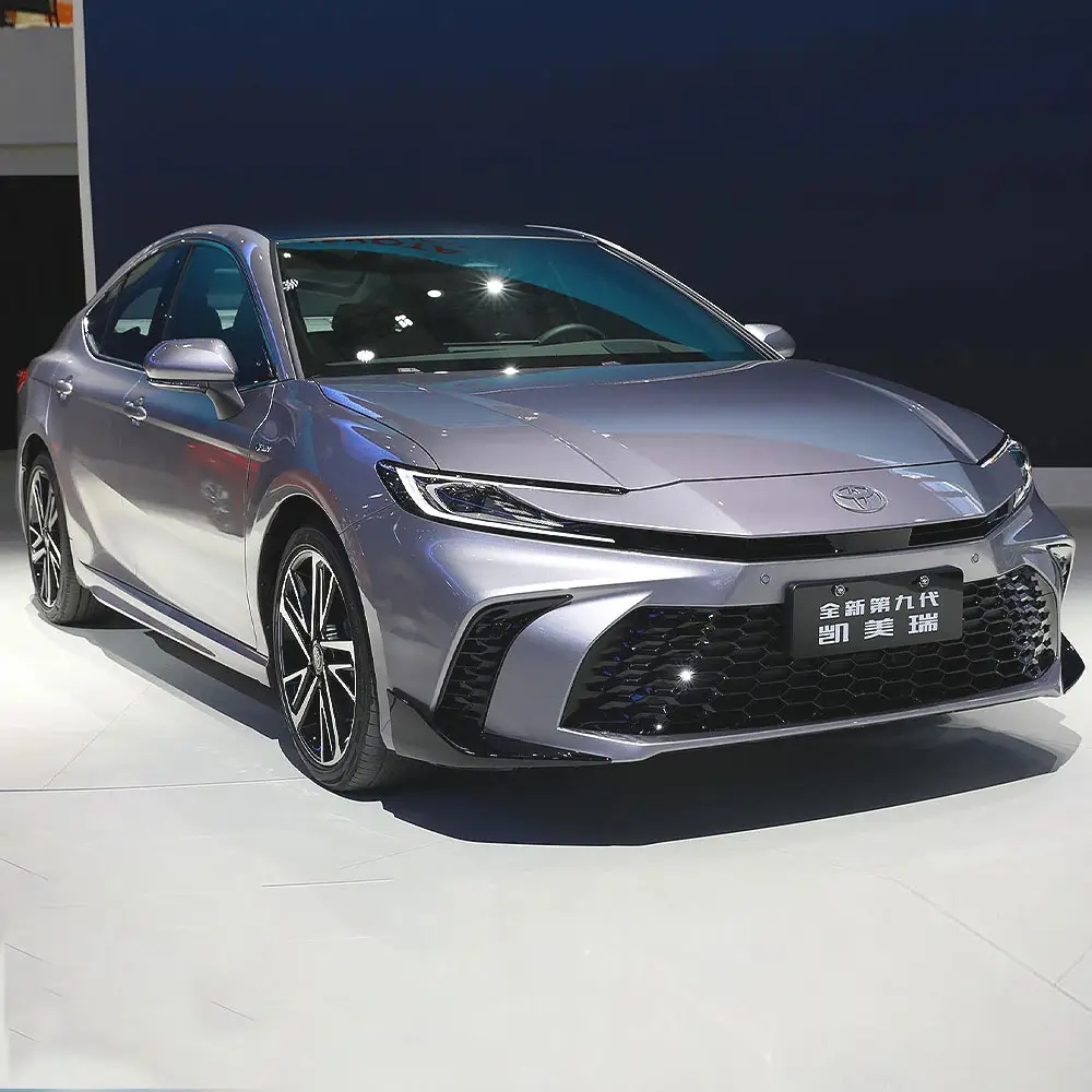 سيارات تويوتا كامري 2024 هجينة بالوقود وسيارات سيدان كهربائية هجينة فاخرة