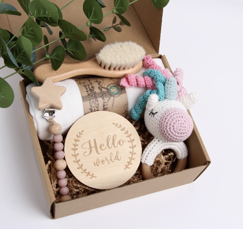 Ensemble de boîte-cadeau de douche de bébé de hochet de licorne