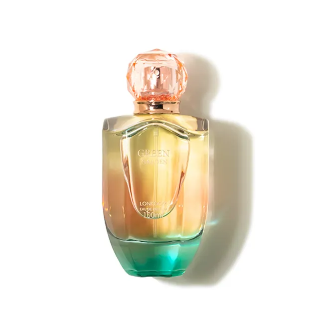 Perfume feminino com design original, fragrância frutada e doce 100ml
