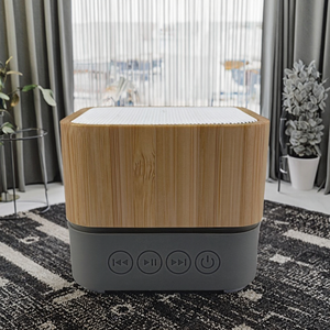 Logo personalizzato Mini portatile per altoparlanti Bluetooth con luci RGB 3W suono e Slot per schede TF per feste Home Theatre uso esterno - Product Image 6