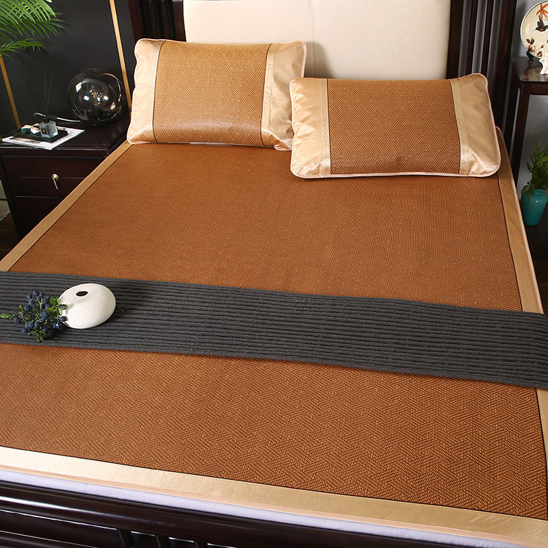 Classic single-sided rattan mat - biscuit flower