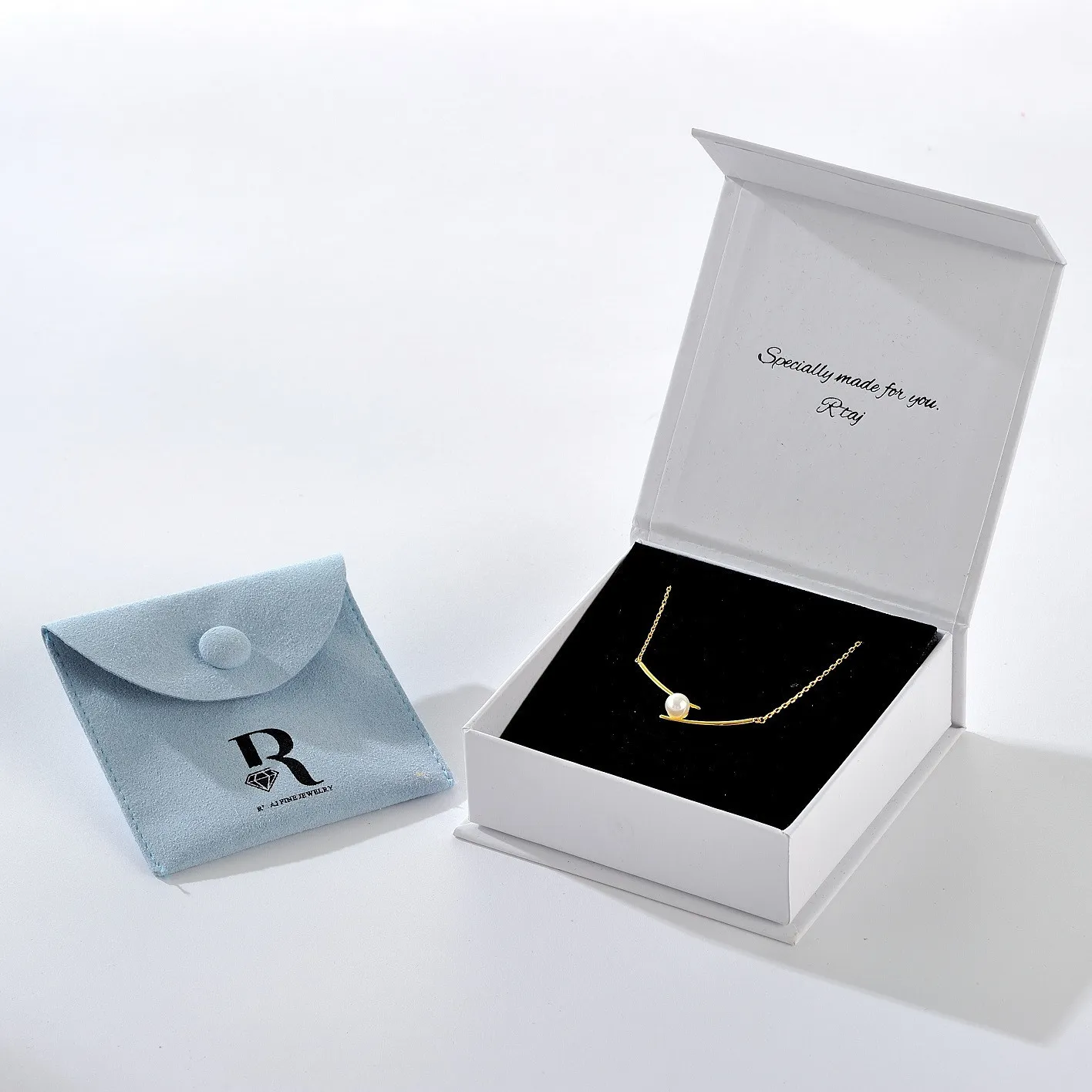 Logo Customized White Necklace Bracelet Pouch Foldable Jewelry Box Luxury Rigid Cardboard Jewelry Magnetic Box Gift Packaging