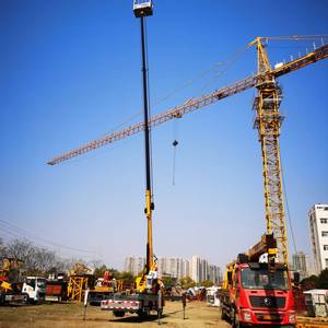 56 M Arm Length <strong>Used</strong> Tower <strong>Crane</strong> with Motor for Construction Engineering for Tall Building and Bridge Engineering - Product Image 2