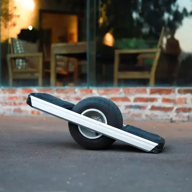 EU/chúng tôi kho điện tự cân bằng một bánh xe Hover Skate Board Xe tay ga một bánh xe scooter điện dành cho người lớn 700W 1000W 1500W