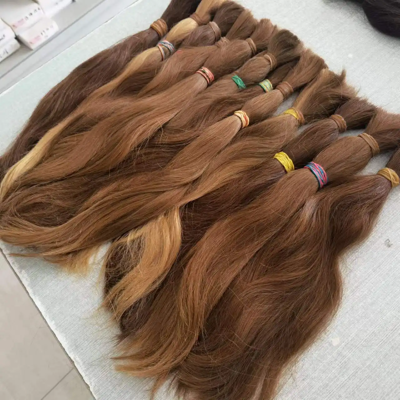 Nga tóc con người số lượng lớn Trinh Nữ 100% Con người chưa qua chế biến lớp biểu bì tóc Remy tóc Nga