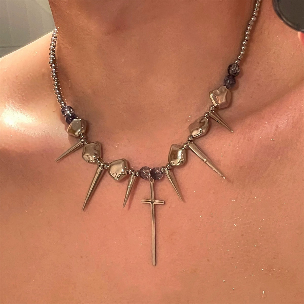 Collar de 9 remaches de espina