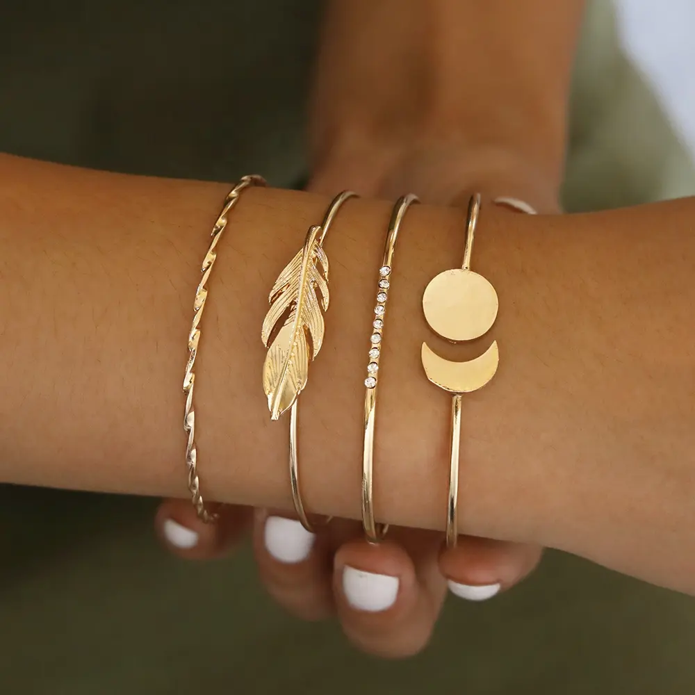 SinDlan Wholesale 4 Pcs/set Women's Fashion Crystal Leaves Geometric Chain Gold Bracelet Set Bohemia Bracelet for Women